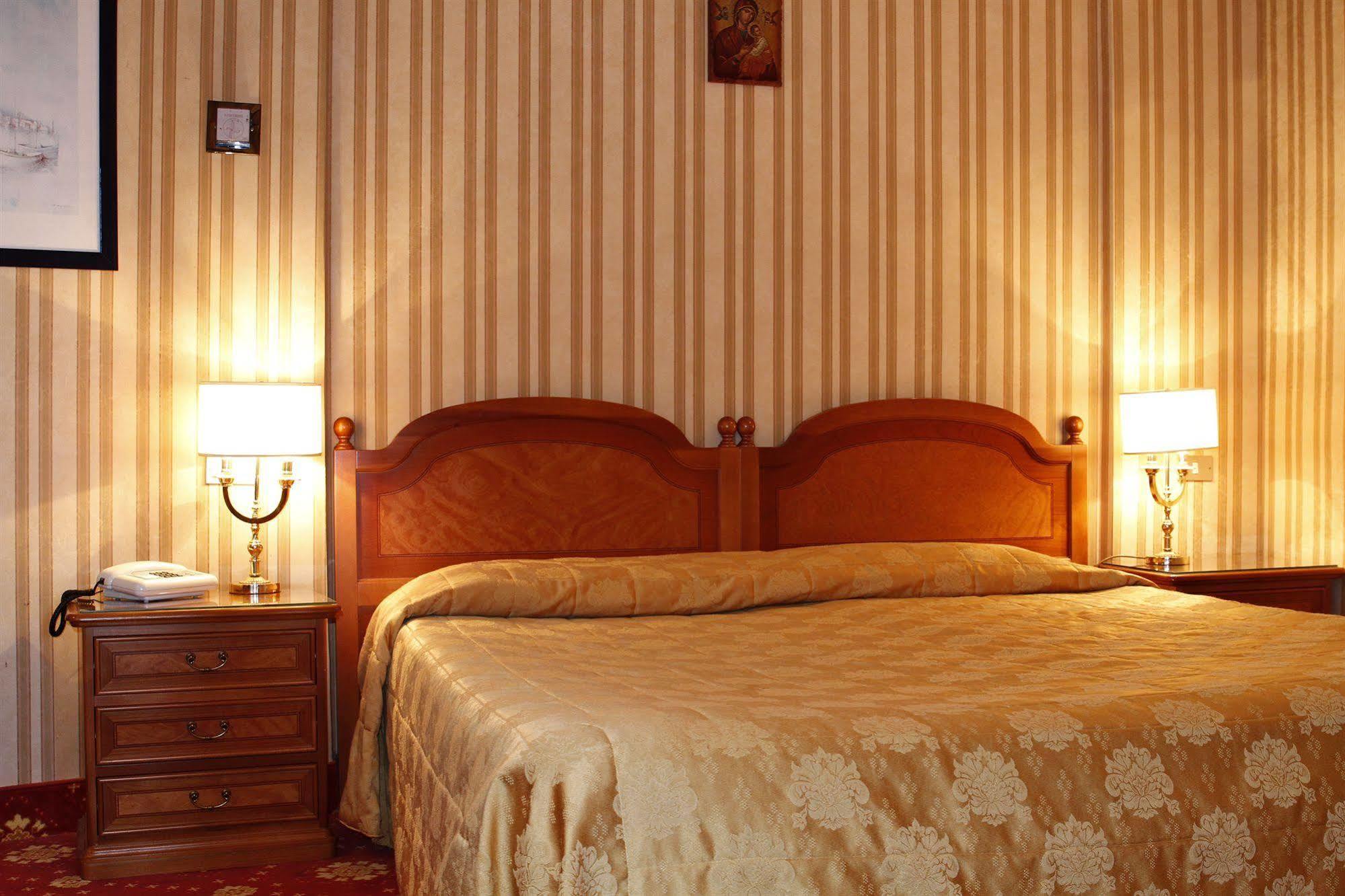 Hotel Eliseo Roma Esterno foto