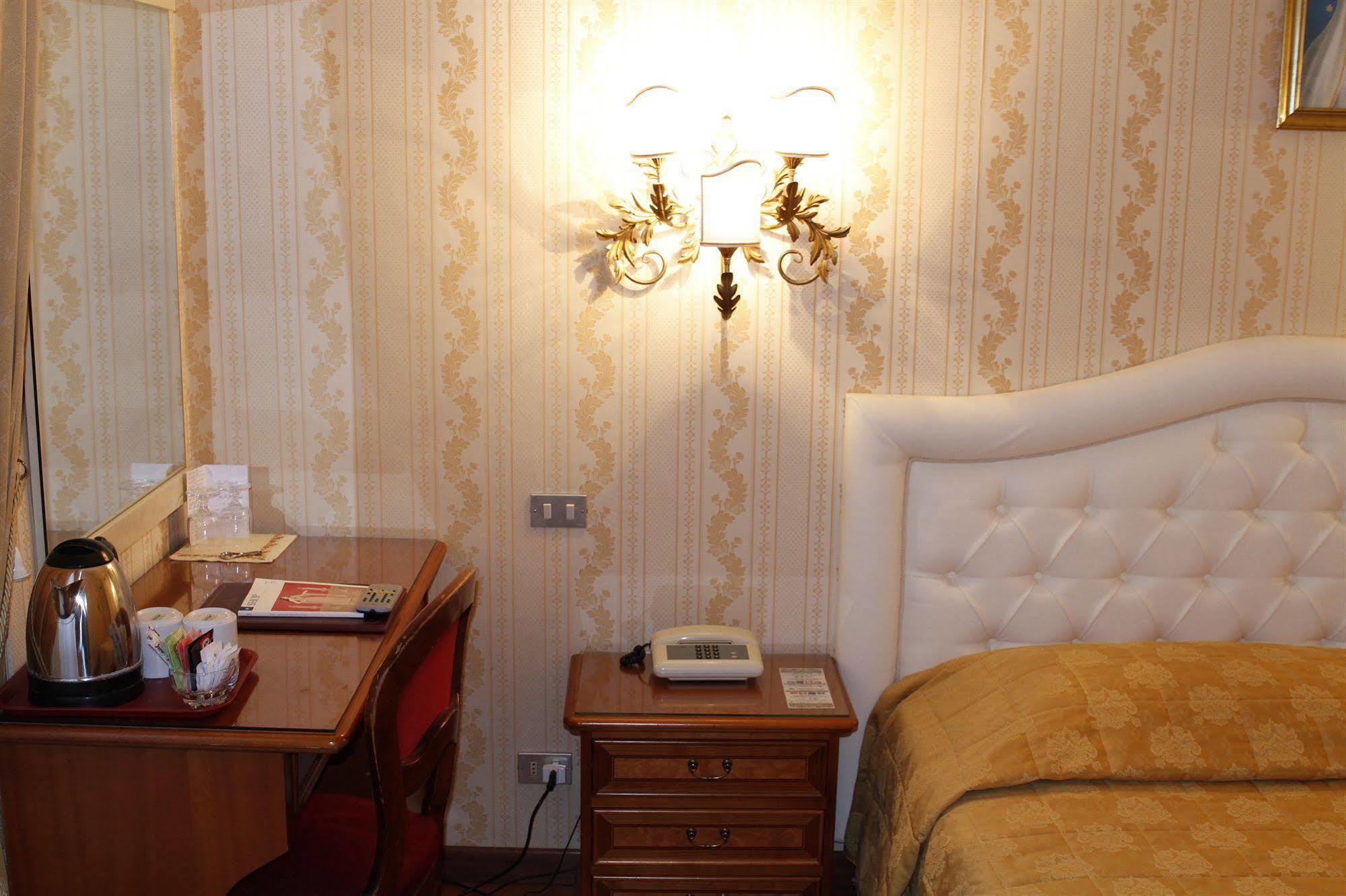 Hotel Eliseo Roma Esterno foto